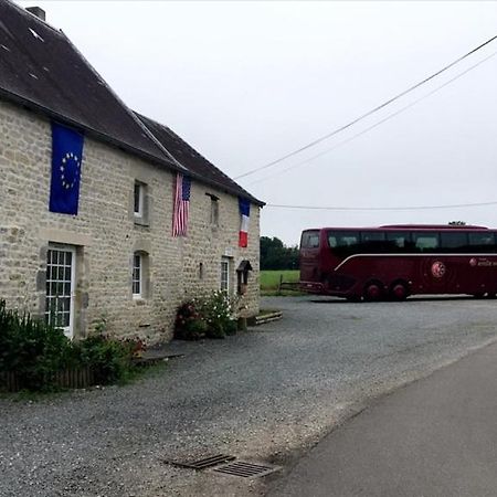 Chevrerie De La Huberdiere Liesville-sur-Douve Exterior photo